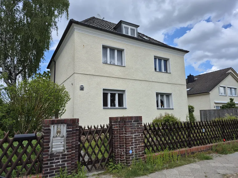 Studio im Dachgeschoß, Berlin-Mariendorf in Spielstraße an der BUGA — photo 1